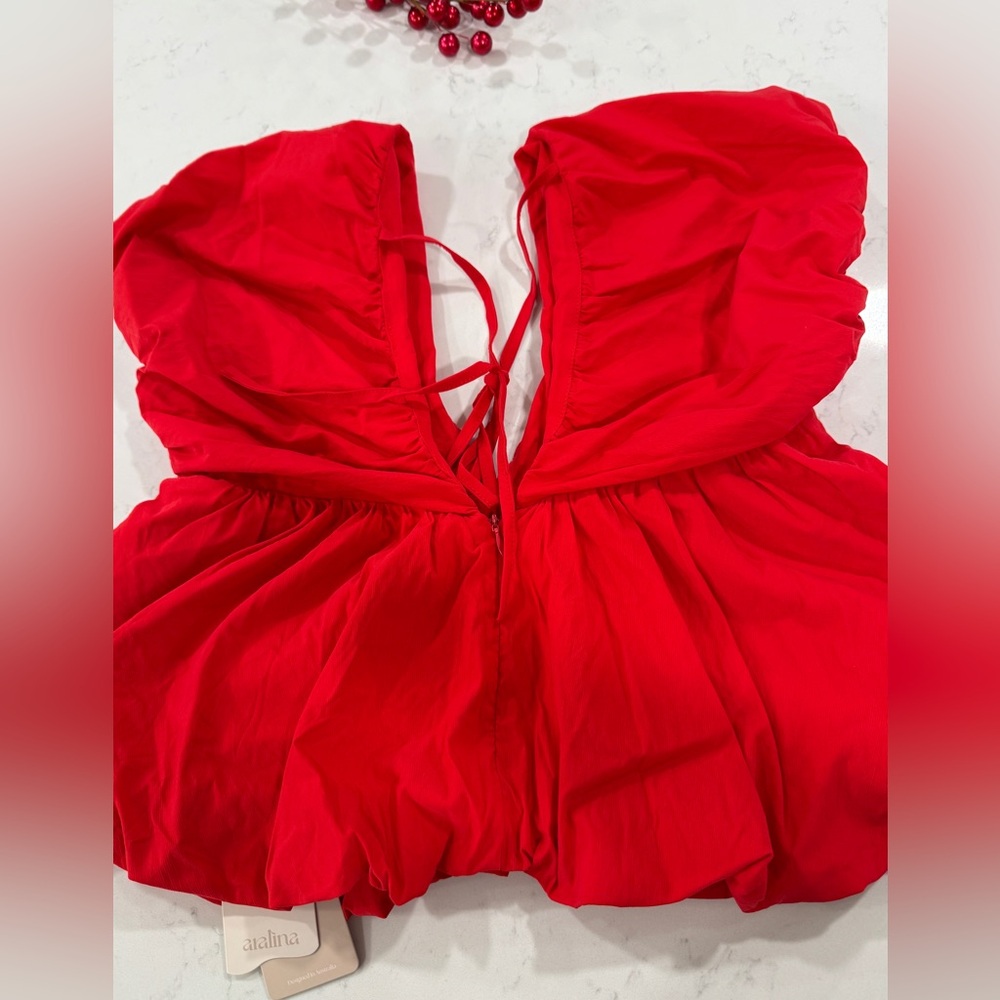 Red Sleeveless Blouse - Picture 2 of 11